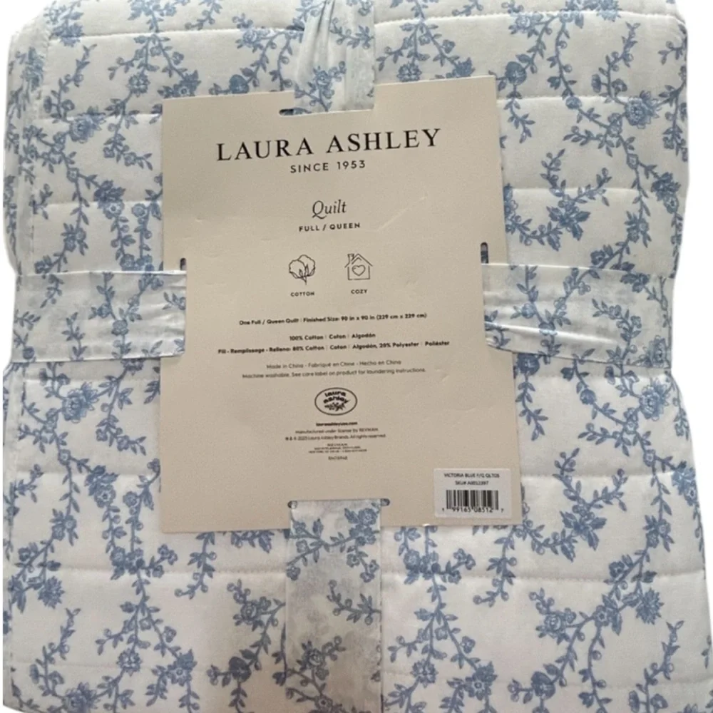 Laura Ashley Queen Cotton Blue and White Quilt 90”x90”